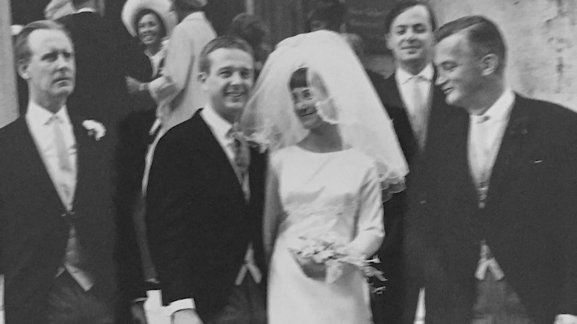 Filler - Alzheimer An Interview With Caroline