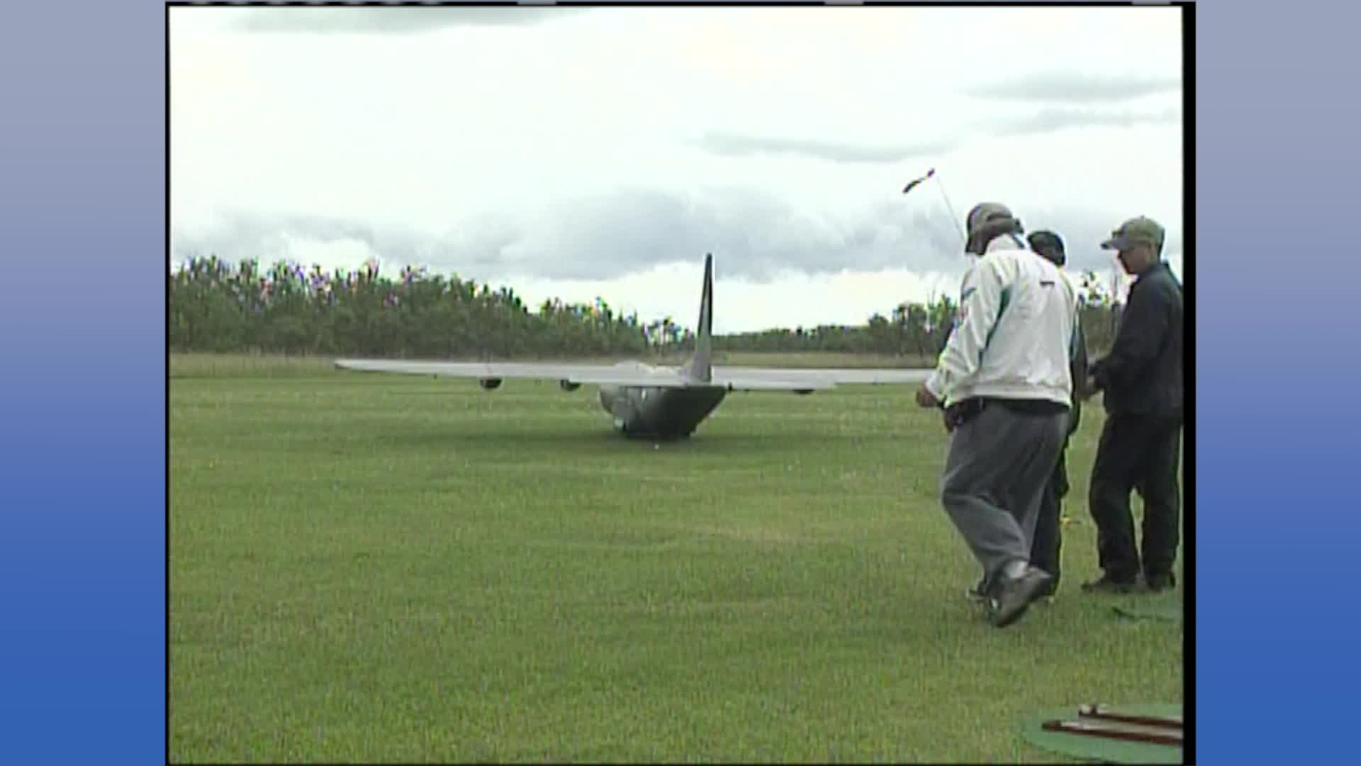 Thumbnail image for Birt - Filler - Steve Souchuk's Hercules C-130 Model Airplane - June 28, 2007