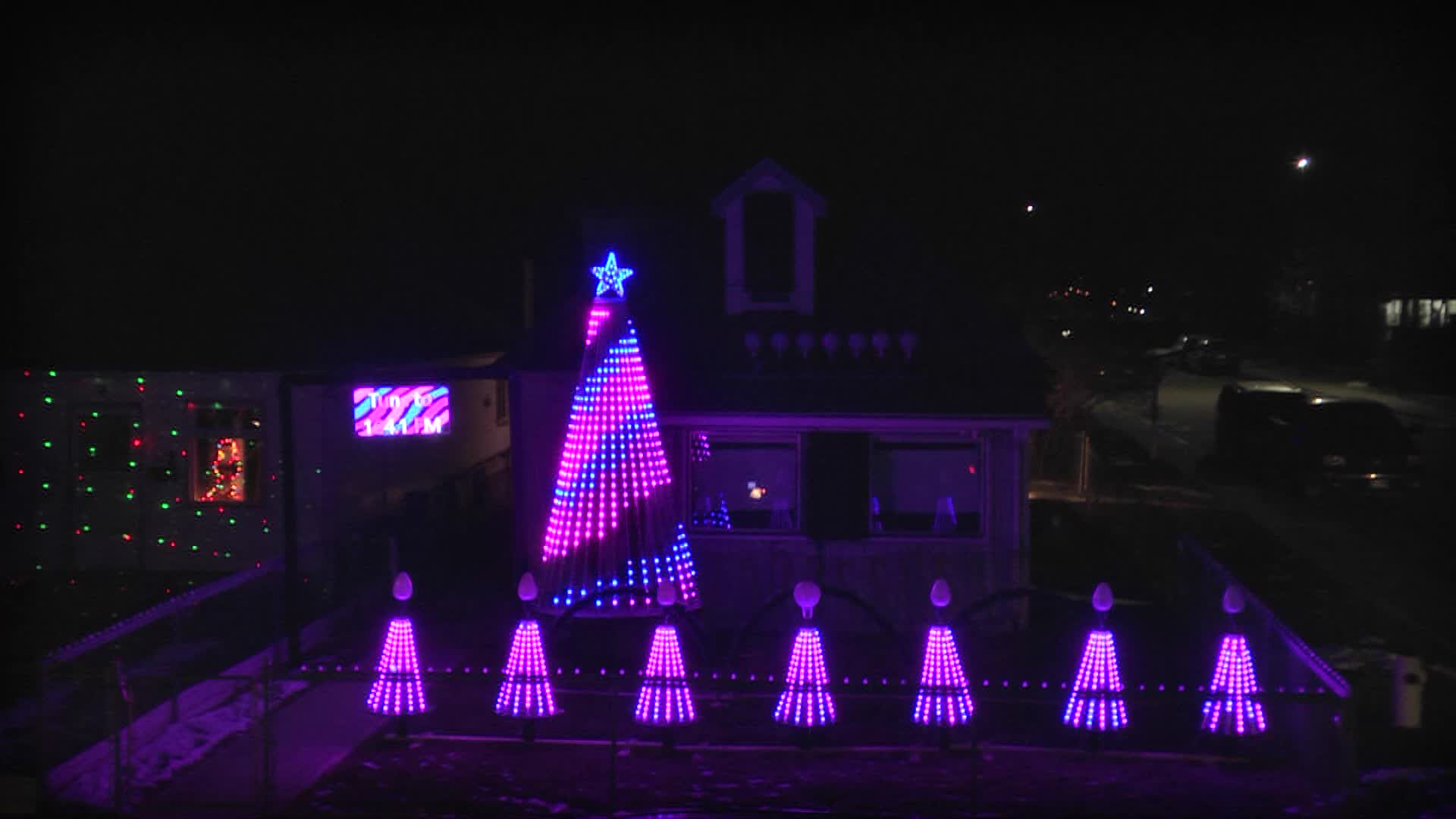 Thumbnail image for Jason Cross Christmas Lights Wide Shot Dec 2 2020
