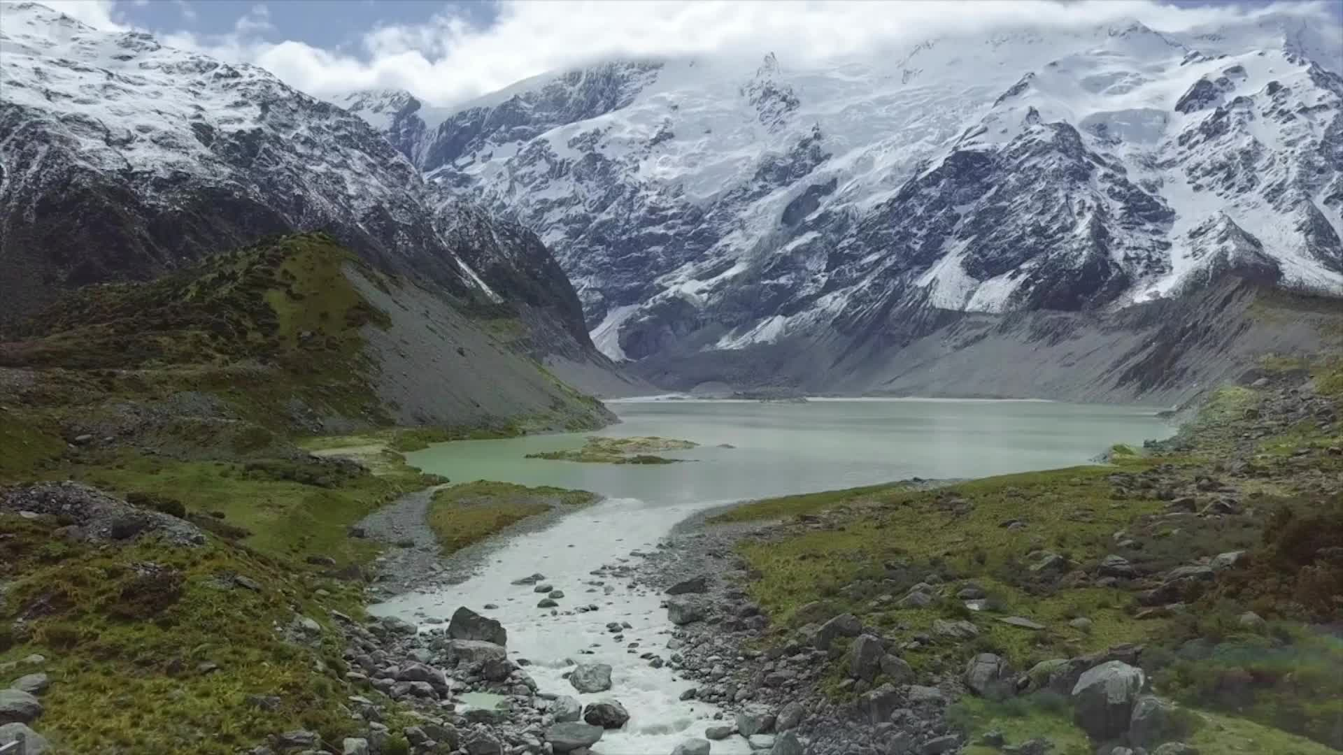 Filler-UJU-Mindfulness Minute - Mountain Lake