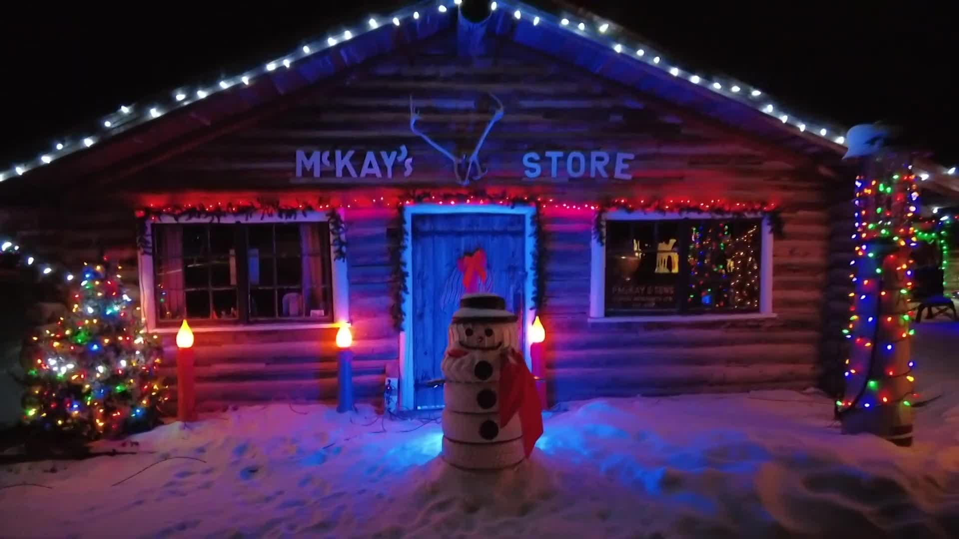 Thumbnail image for Swan-2021 TWB Mistletoe Magic-Nov25