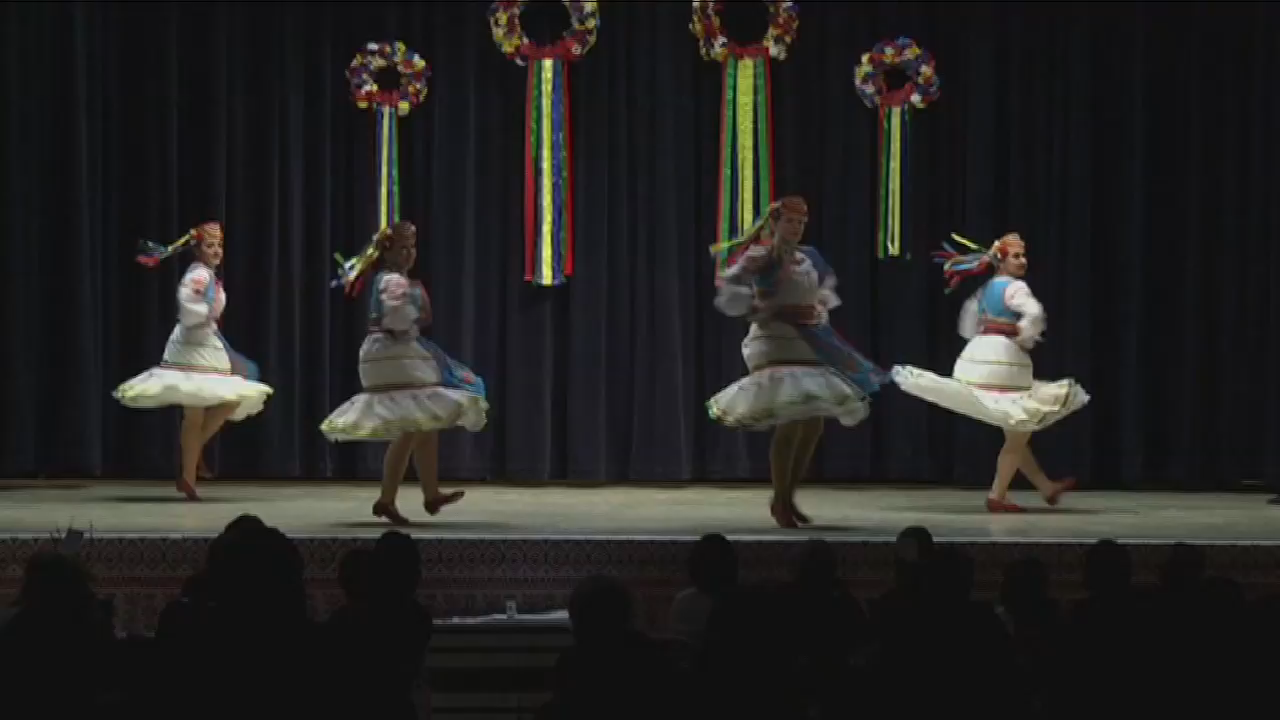Thumbnail image for Swan-2016DolynaDancers-Apr30