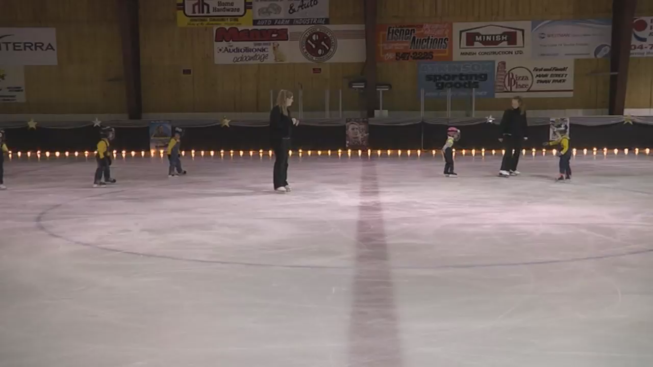 Thumbnail image for Swan-2016MinitonasSkating-Mar11