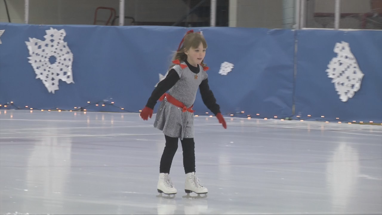 Thumbnail image for Swan-2017SwanRiverSkating-Mar13