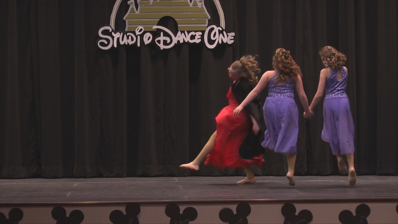 Thumbnail image for Swan-2018StudioDanceOne-Apr22