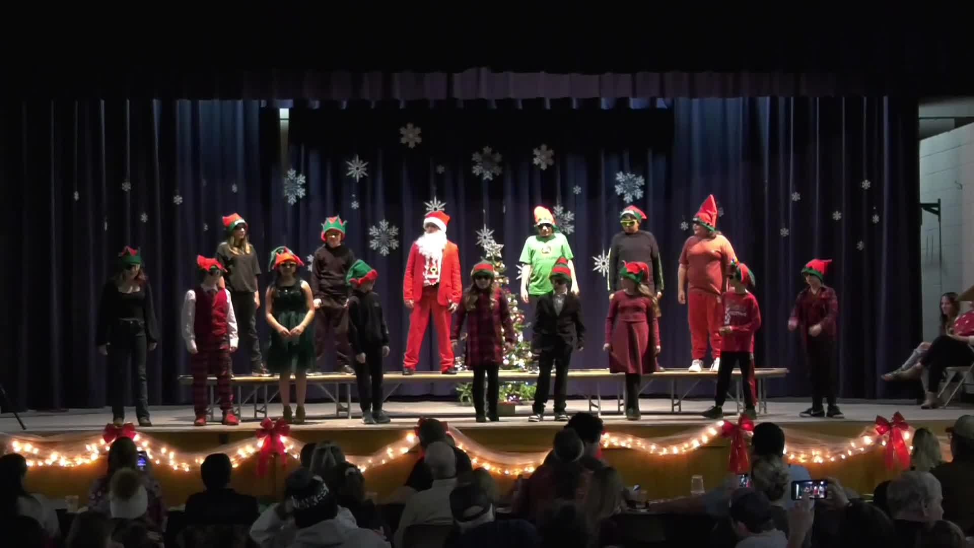 Thumbnail image for GIL_ElemSchoolChristmasConcert_11Dec2025