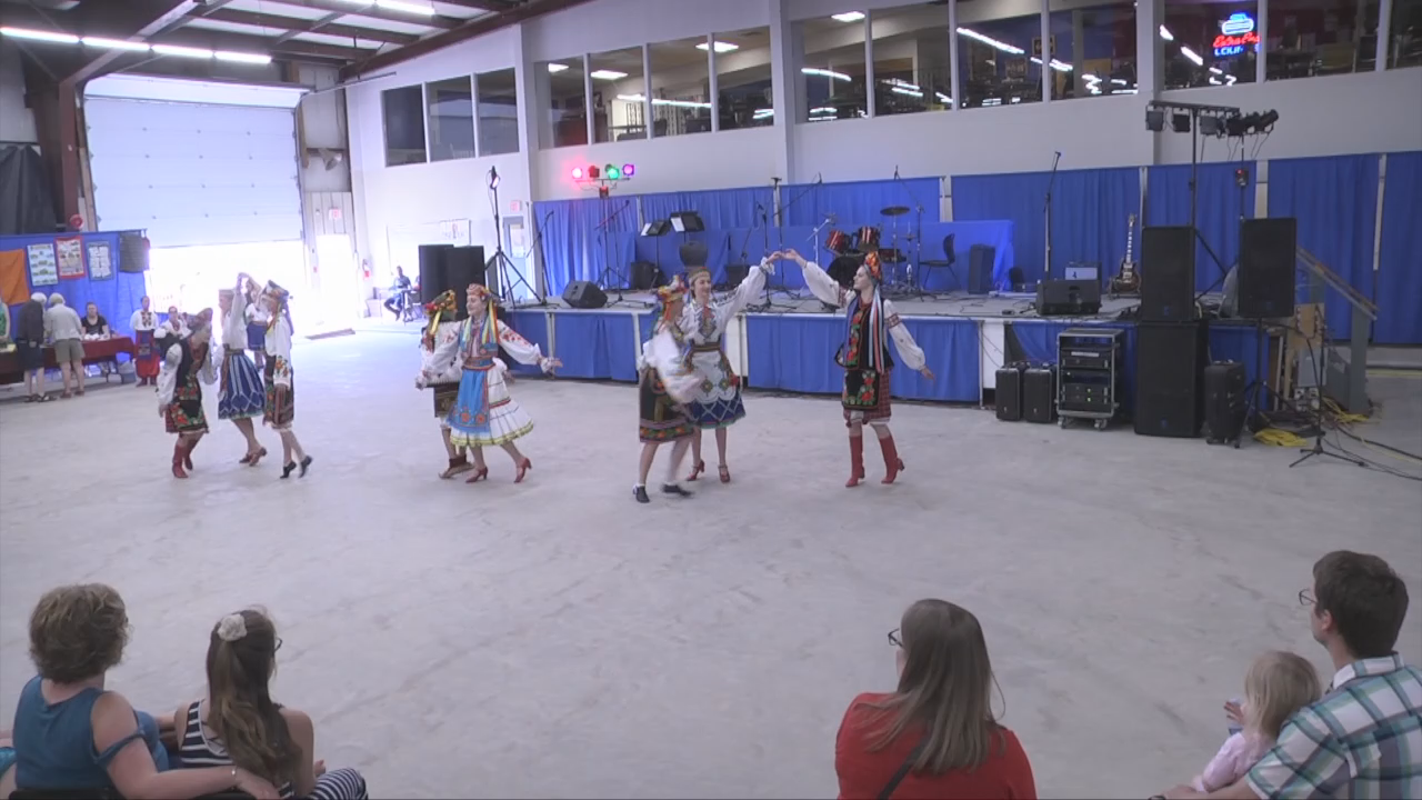 Thumbnail image for Swan-2018FolkFest(07)DolynaDancers-Jun15