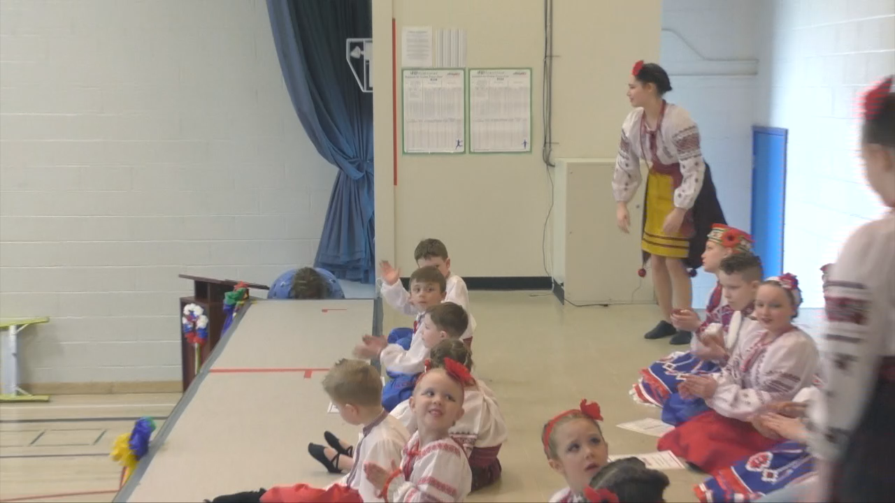 Thumbnail image for Swan-2019VesselliDancers-Apr7